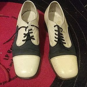 Saddle shoes vintage